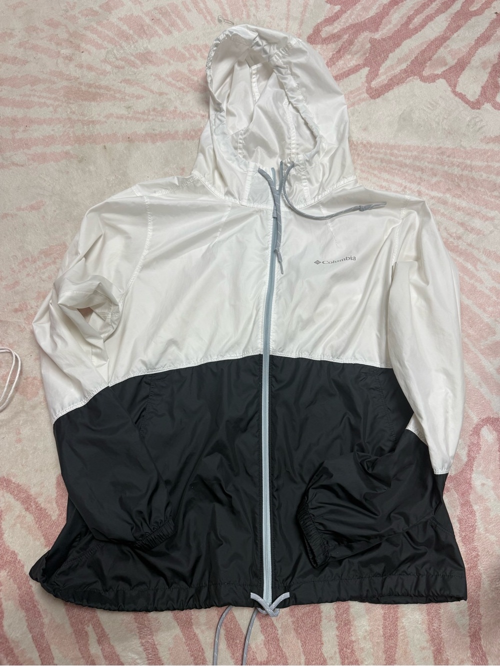 Columbia Women’s Black & White Colorblock Hooded Windbreaker Jacket Large